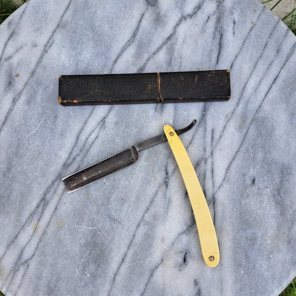 Keen Shaver Geo. W. Korn Straight Razor With Box